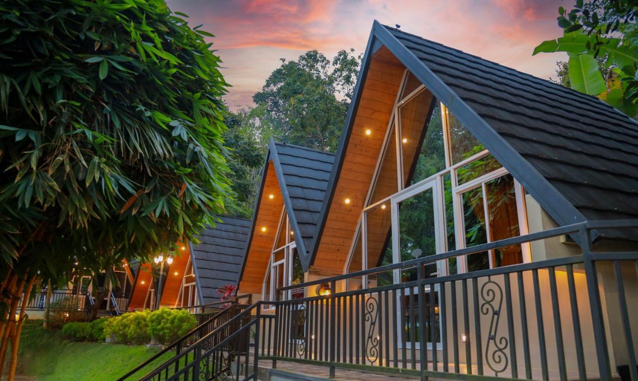 Royal Classic Resort Kandy Exterior foto
